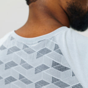 Camiseta Apex Dry Holographic Cinza Gelo - Sem Costura