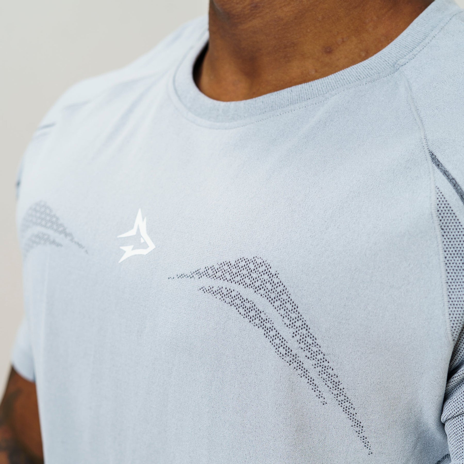 Camiseta Apex Dry Power Cinza Gelo - Sem Costura