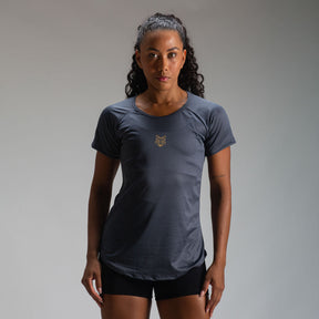 Camiseta Feminina Dry Fit Lobo Geométrico Cinza Sombra